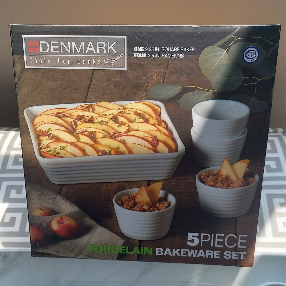 Denmark 5 Piece Bakeware Set